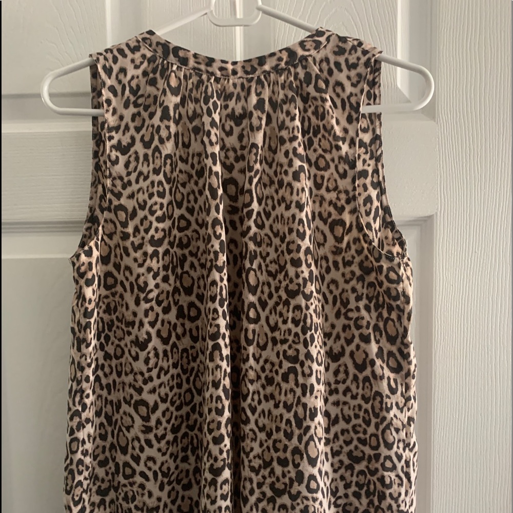 Sleeveless leopard print blouse